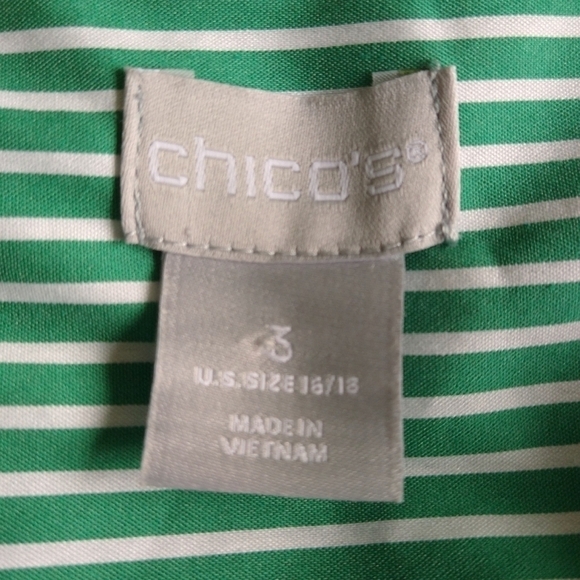 Chico's Green White Diagonal Stripe 3/4 Sleeve Top Shoulder Buttons Modern - Picture 5 of 7
